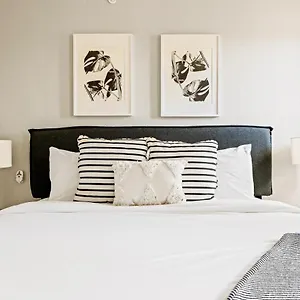 stylish-city-retreat-king-beds-walk-to-sloans-lake.seedenverhotels.com/